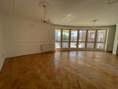 Lakás