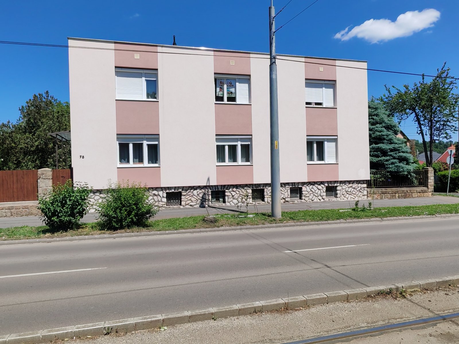Lakás