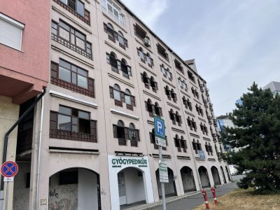 Lakás